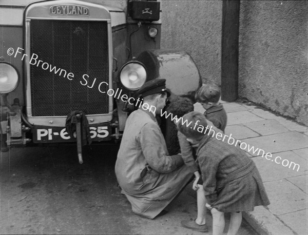 BUS DRIVER WITH CHILDREN